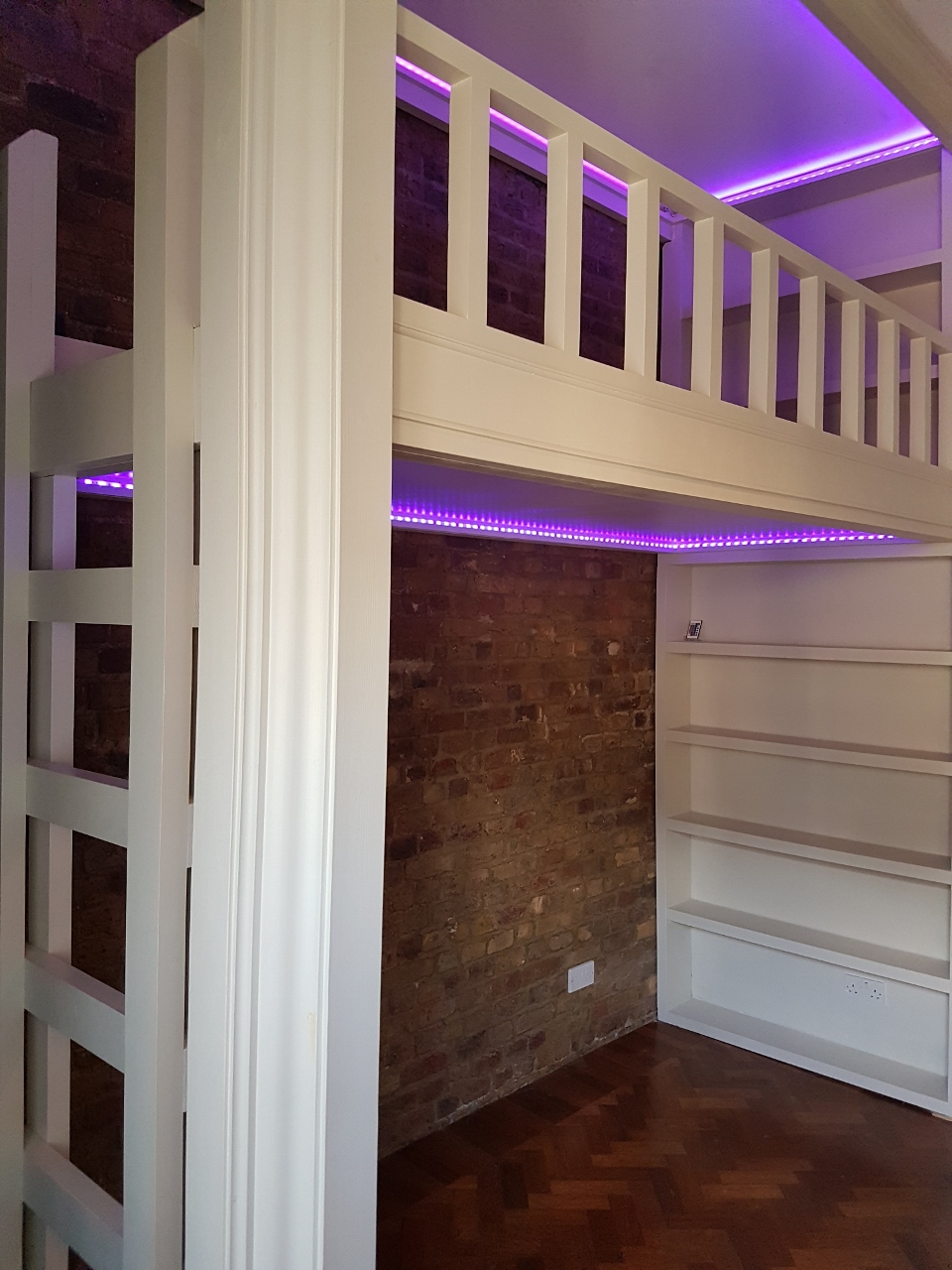 platform - single sleeper, LEDs, Bookcase, Solid Wood, hand-built, decorative trim